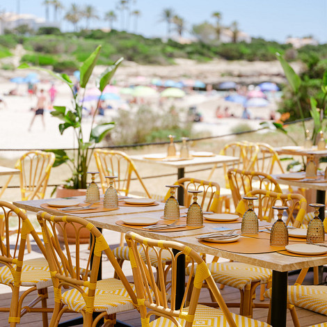 Sensa Restaurant & Beach House Menorca, Mediterranean seaside terrace in Cala’n Bosch
